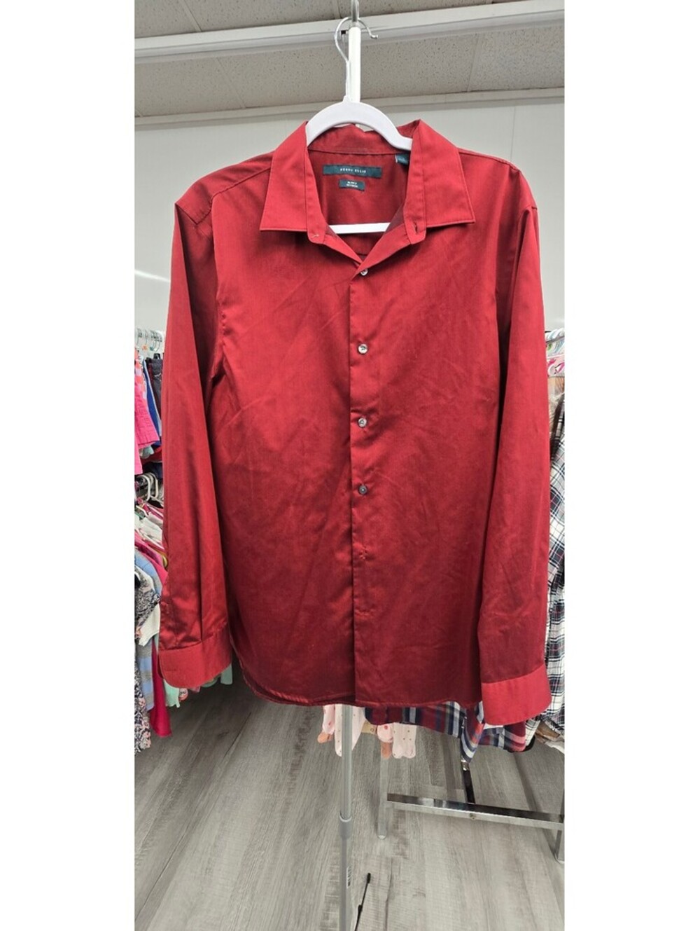 Perry Ellis men’s long-sleeve button-up dress shirt